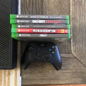 Xbox One, Wireless Controller, 5 Games